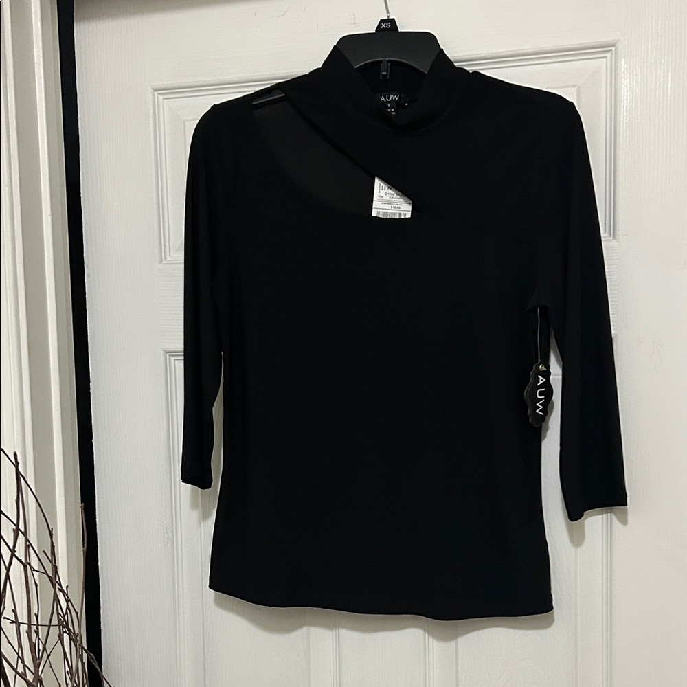 Super Cute Black Cutout Top NWT